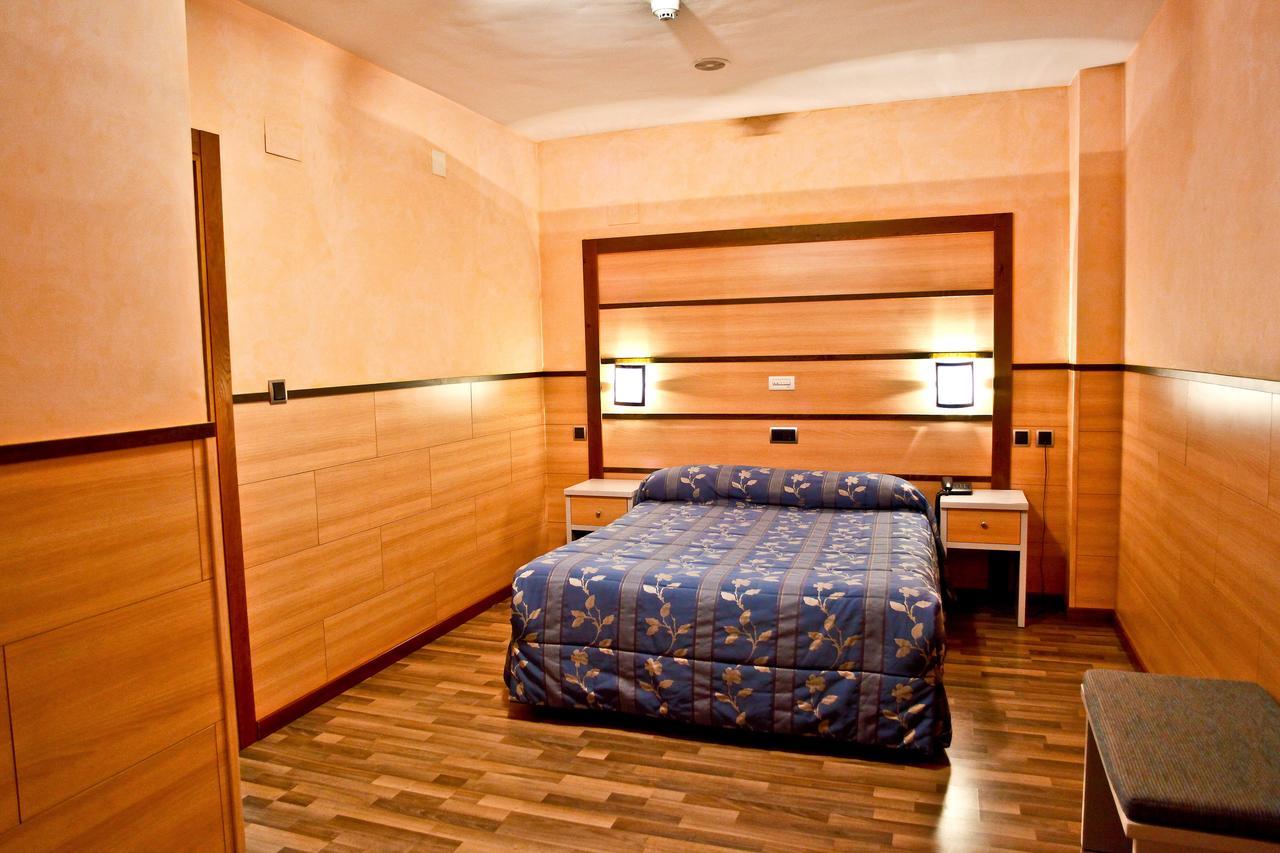 Hotel Pio XII Jumilla Buitenkant foto